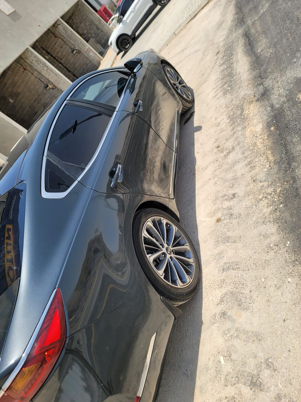 SAR 39,000 | Kia Cadenza 2017 | Automatic | 171,000 KM | Full Option | Panorama | Accident-Free
