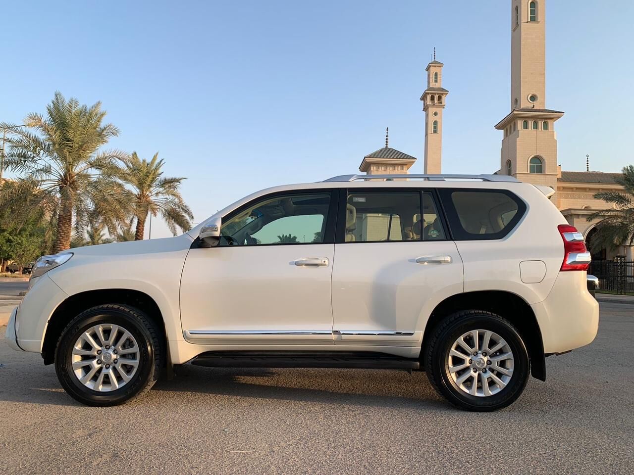 SAR 125,000 | Toyota Land Cruiser Prado VXR 2016 | Full Option | Automatic | 153,000 KM | 6-Cylinder