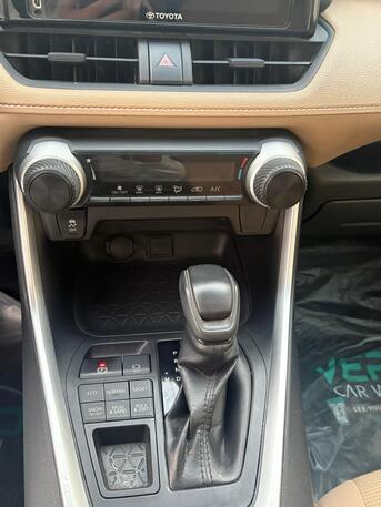 SAR 73,500 | Toyota RAV4 2021 | Automatic | 110,000 KM | 4WD | 2.0L