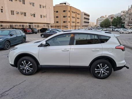 SAR 59,000 | Toyota RAV4 2017 | 4WD | Automatic | 92,361 KM | Single Owner