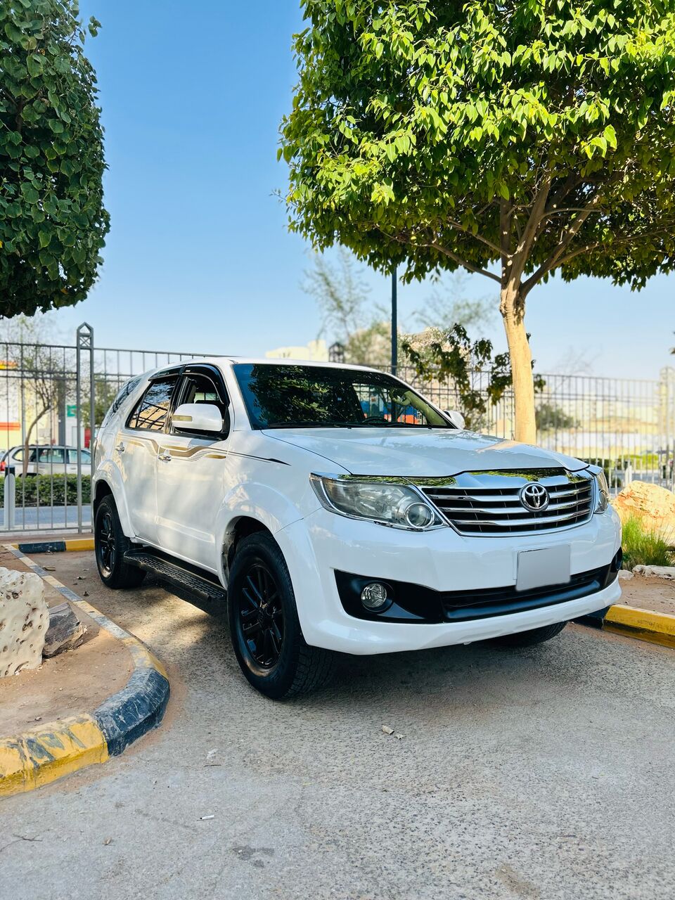 SAR 39,500 | Toyota Fortuner 2014 | Automatic | 330,000 KM | 4WD | Neat Condition