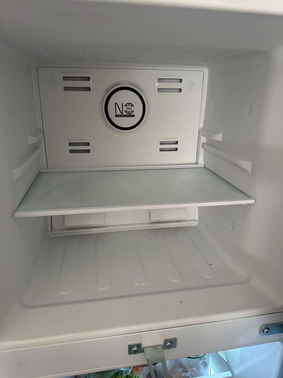 SAR 750 | Refrigerator
