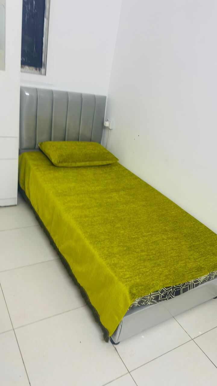 SAR 200 | Single Bed with Mattress | Excellent Condition