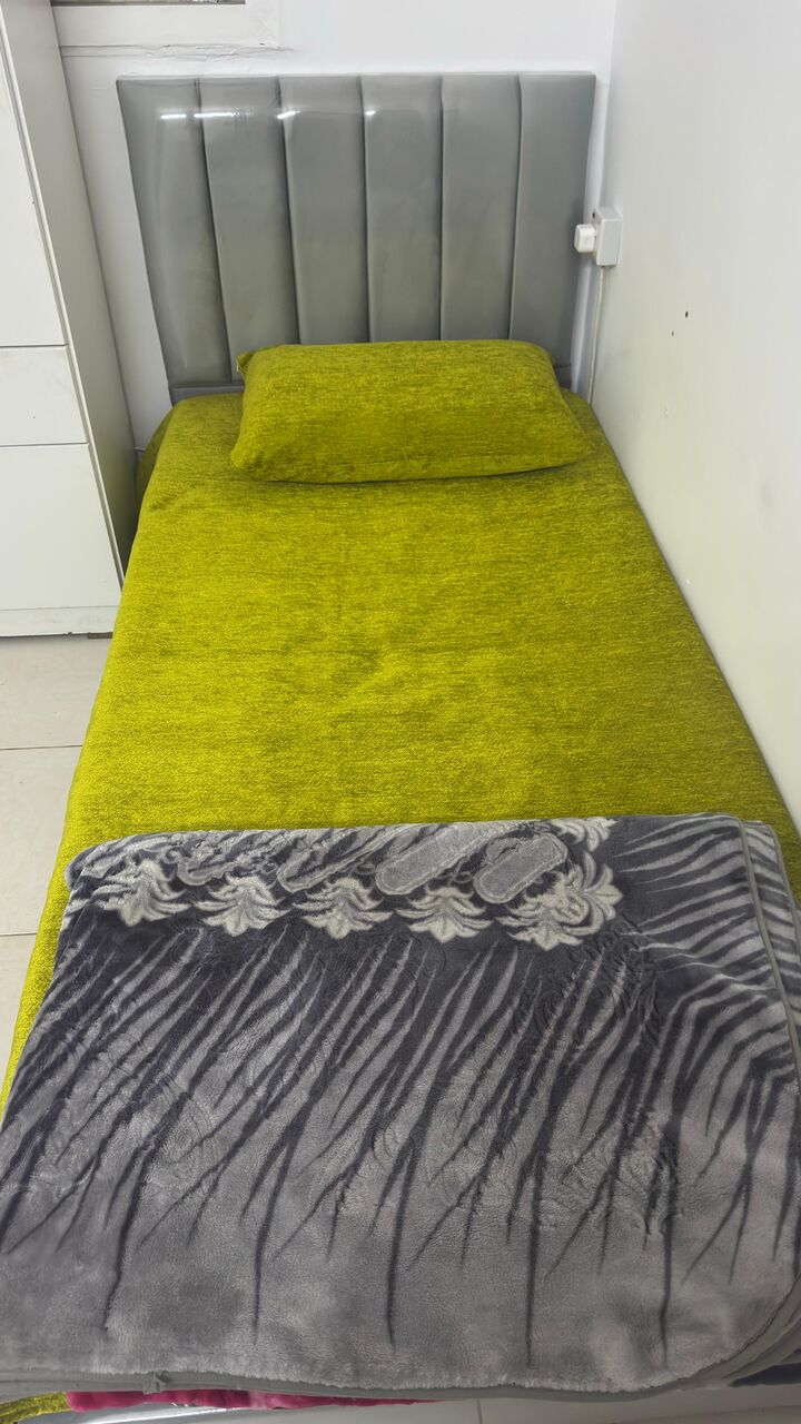 SAR 200 | Single Bed with Mattress | Excellent Condition