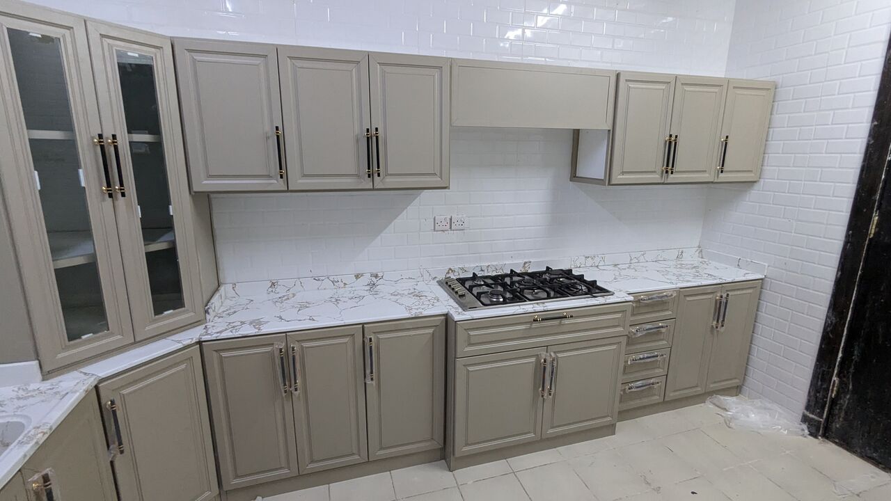 SAR 2,500 | Urgent Sale – Kitchen Cabinet & Dishwasher