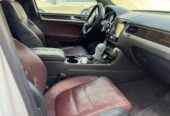 SAR 37,000 | Volkswagen Touareg 2014 | Automatic | 454,000 KM | R-Line