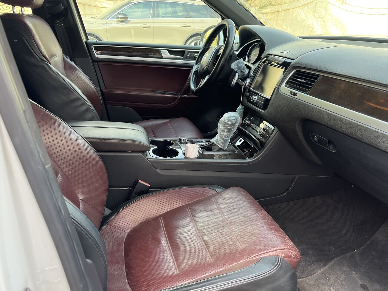 SAR 37,000 | Volkswagen Touareg 2014 | Automatic | 454,000 KM | R-Line