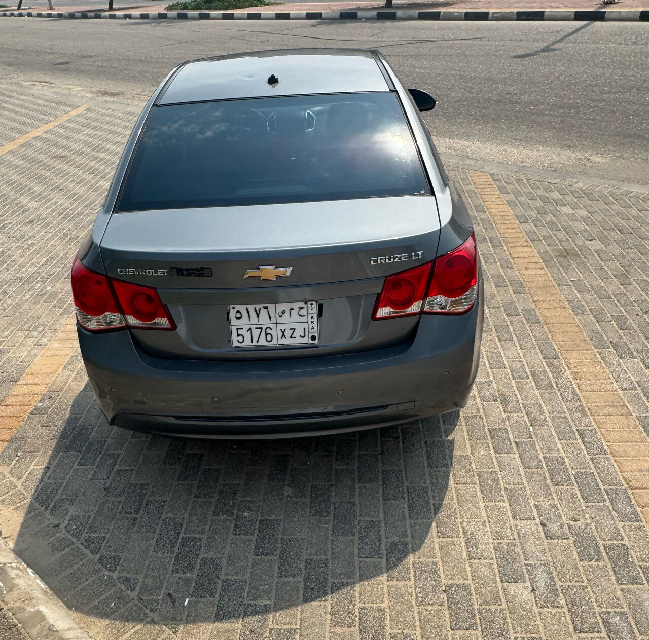 SAR 14,000 | Chevrolet Cruze 2015 | Automatic | 200,000 KM