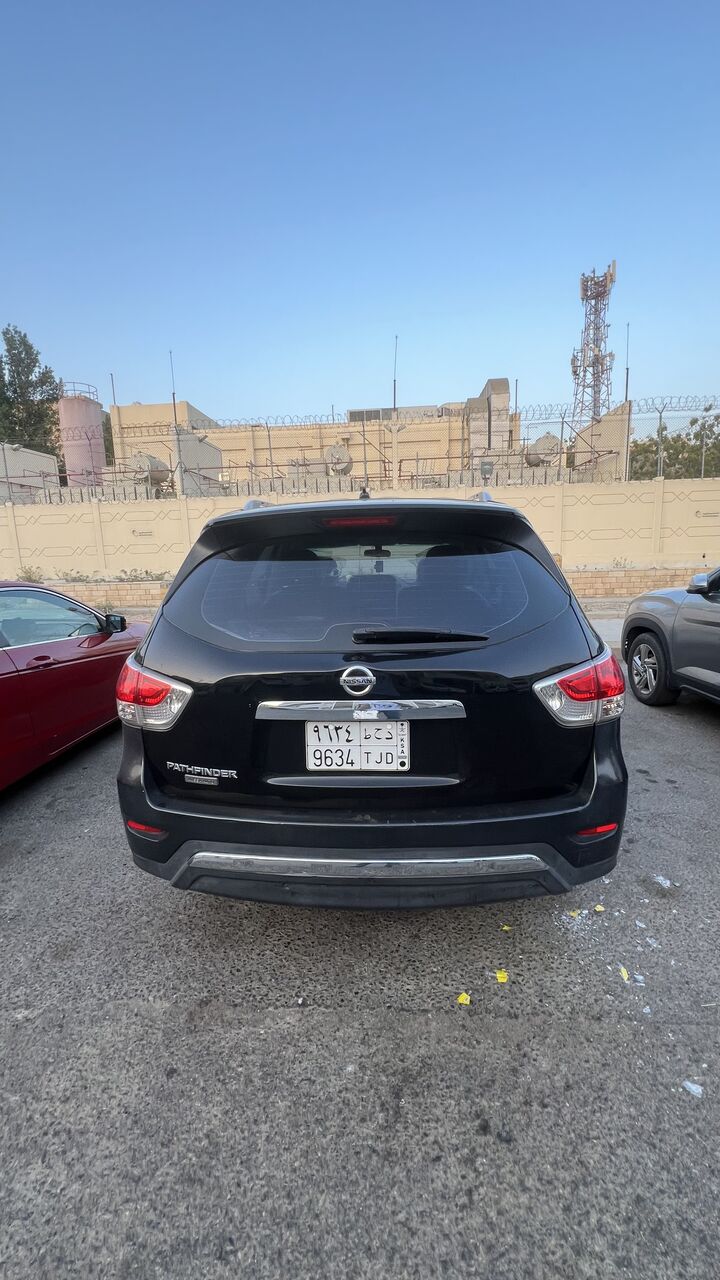 SAR 23,500 – Nissan Pathfinder 2016, Automatic, 257,000 KM – Urgent Sale