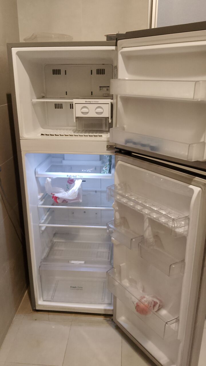 SAR 2,300 | Refrigerator & Furniture for Sale