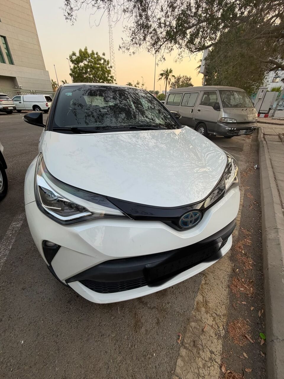 SAR 50,000 | Toyota C-HR 2020 | Automatic | 190,000 KM | 1.8L Excel