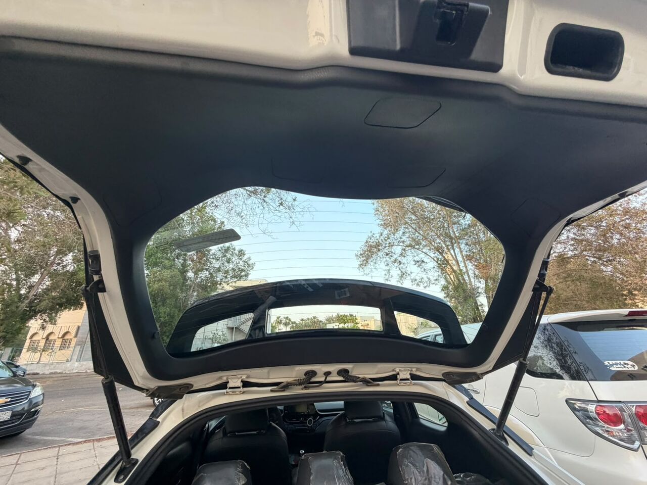 SAR 50,000 | Toyota C-HR 2020 | Automatic | 190,000 KM | 1.8L Excel