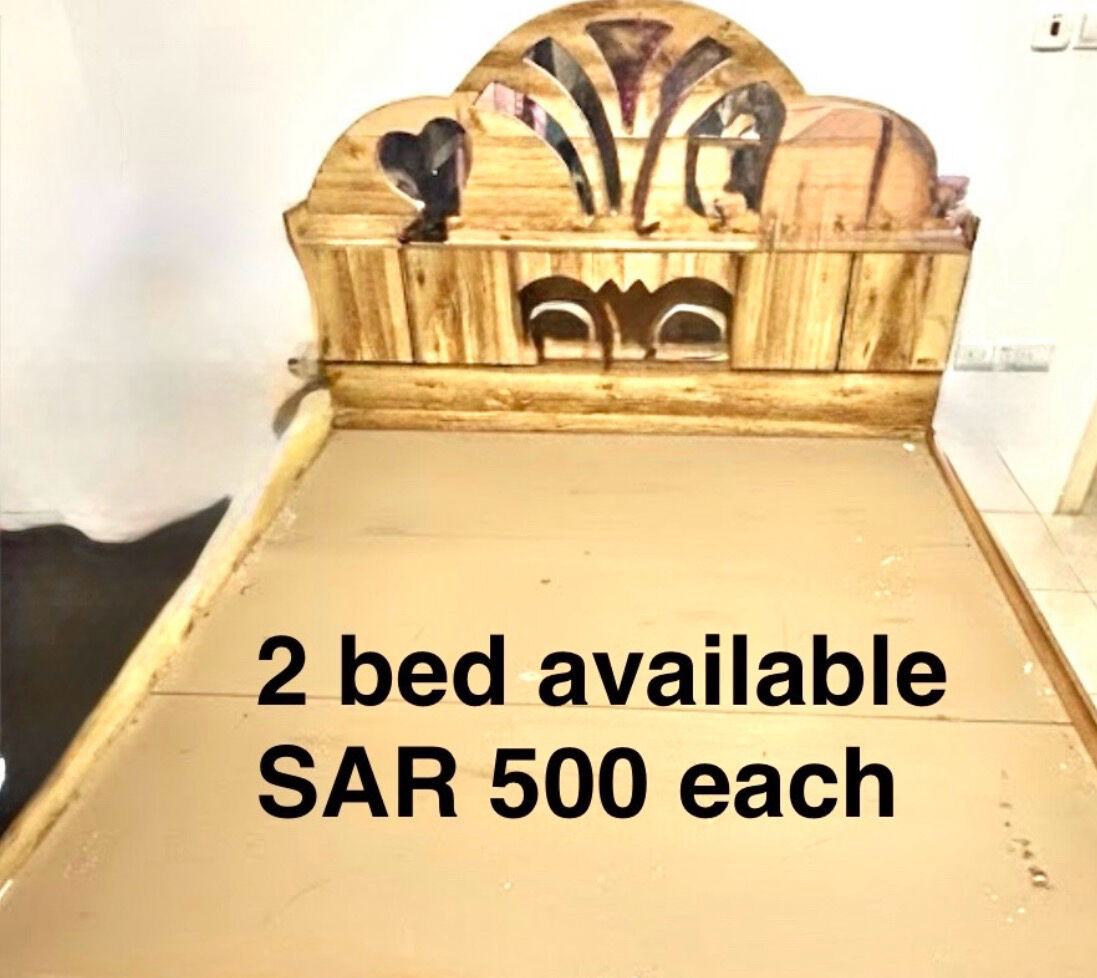 SAR 350 | Dressing Table & King-Size Bed