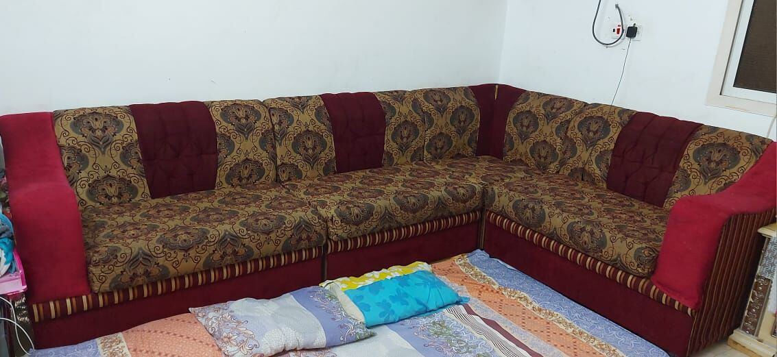 SAR 300 | 7-Seater Sofa for Sale