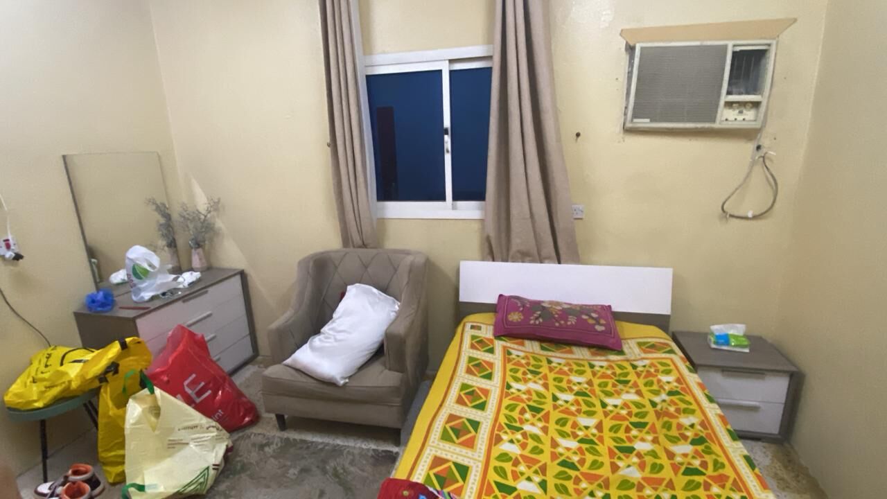 SAR 900 – Complete Bedroom Set for Sale Including AC