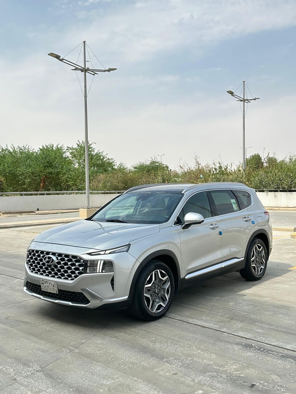 SAR 98,000 – Hyundai Santa Fe Limited 2023, Automatic, 94,000 KM – Full Option, Original Configuration