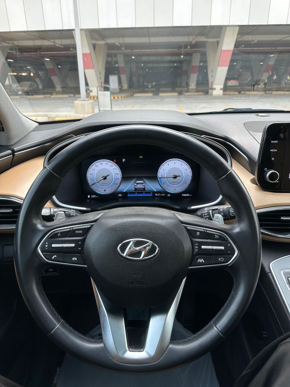 SAR 98,000 – Hyundai Santa Fe Limited 2023, Automatic, 94,000 KM – Full Option, Original Configuration