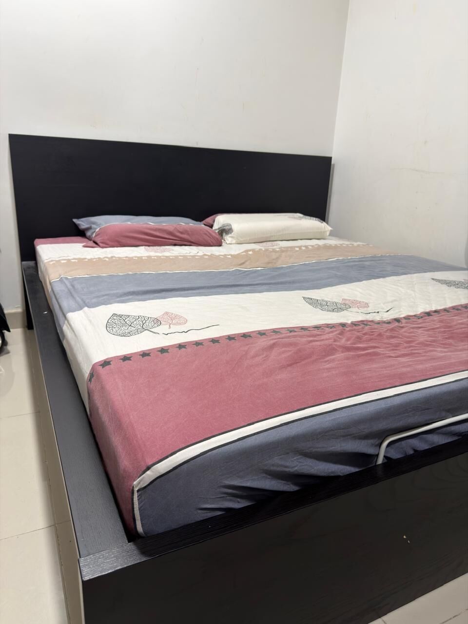 SAR 150 – Household Items for Sale: Furniture, AC, TV, Fridge & More