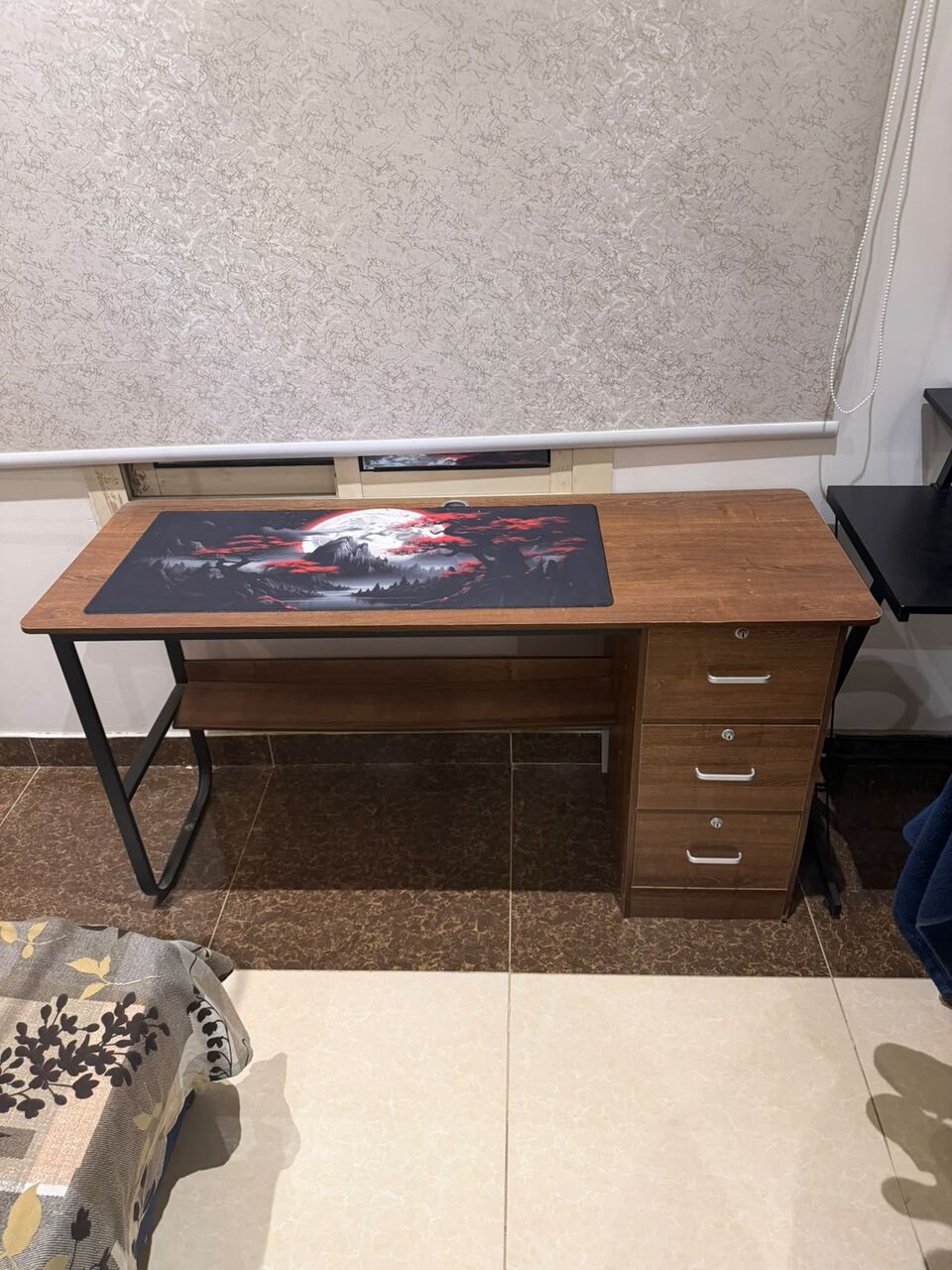 SAR 1,850 – Household Items for Sale: Desk, Wardrobe & Bed