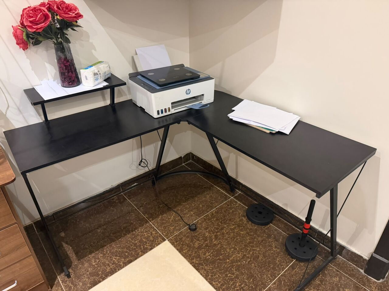 SAR 1,850 – Household Items for Sale: Desk, Wardrobe & Bed