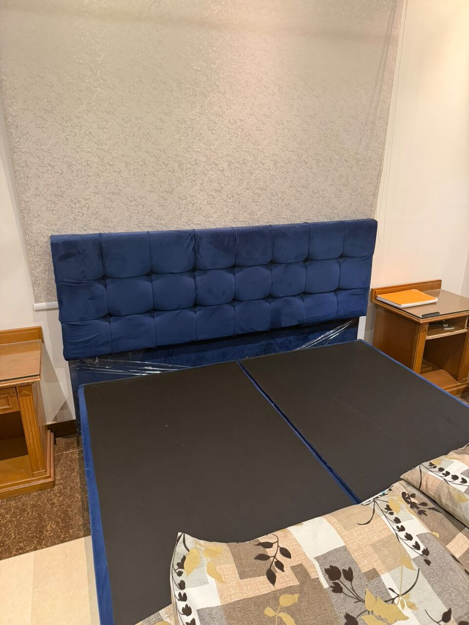 SAR 1,850 – Household Items for Sale: Desk, Wardrobe & Bed