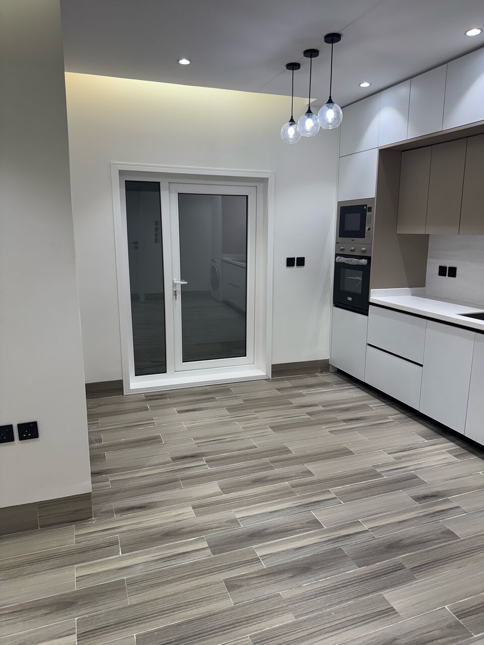 SAR 46,000/Year – Elegant Luxury Studio Apartment for Rent, 100 Sq. Meter