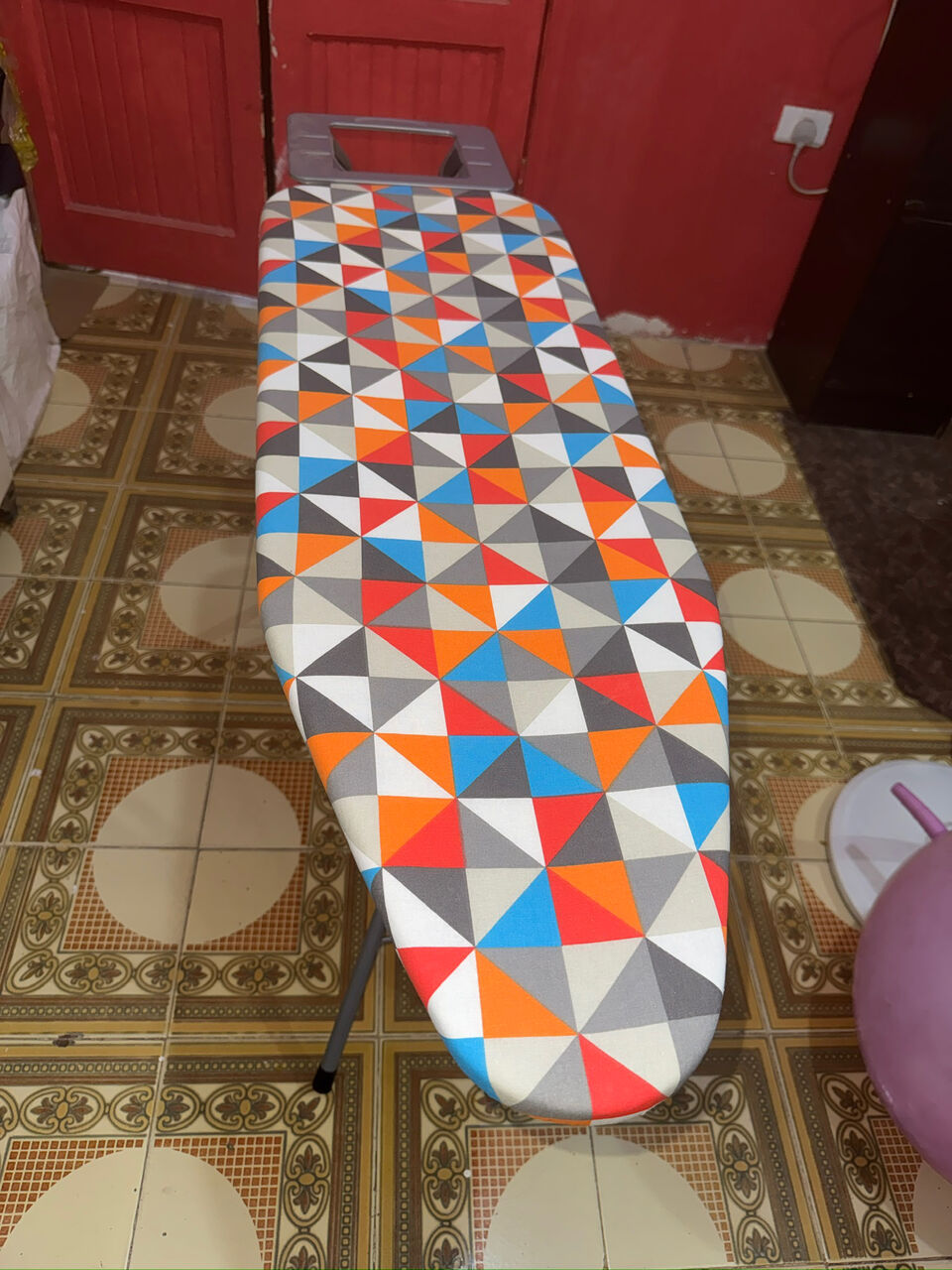 SAR 40 – Brand New Iron Stand for Sale