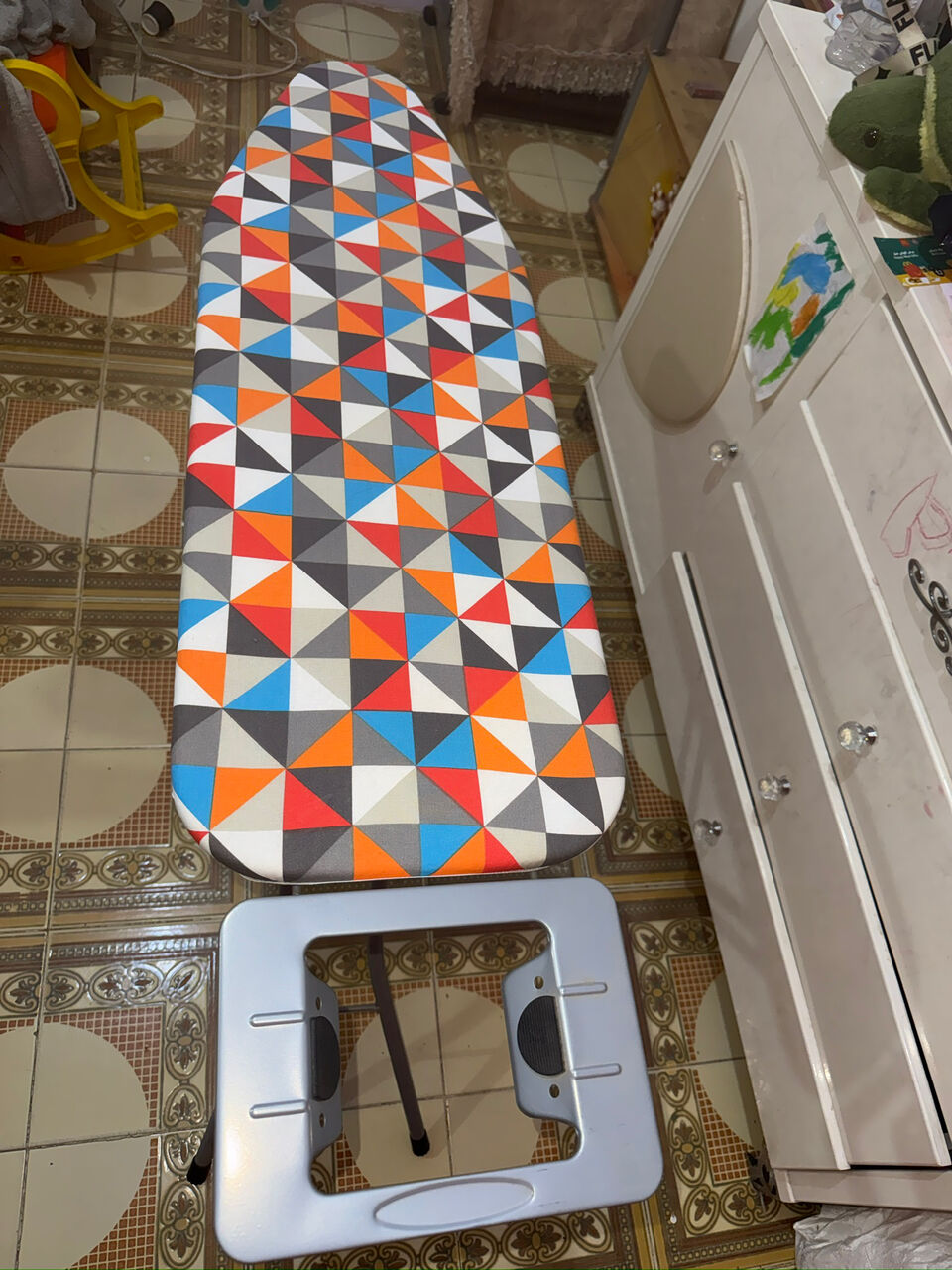 SAR 40 – Brand New Iron Stand for Sale