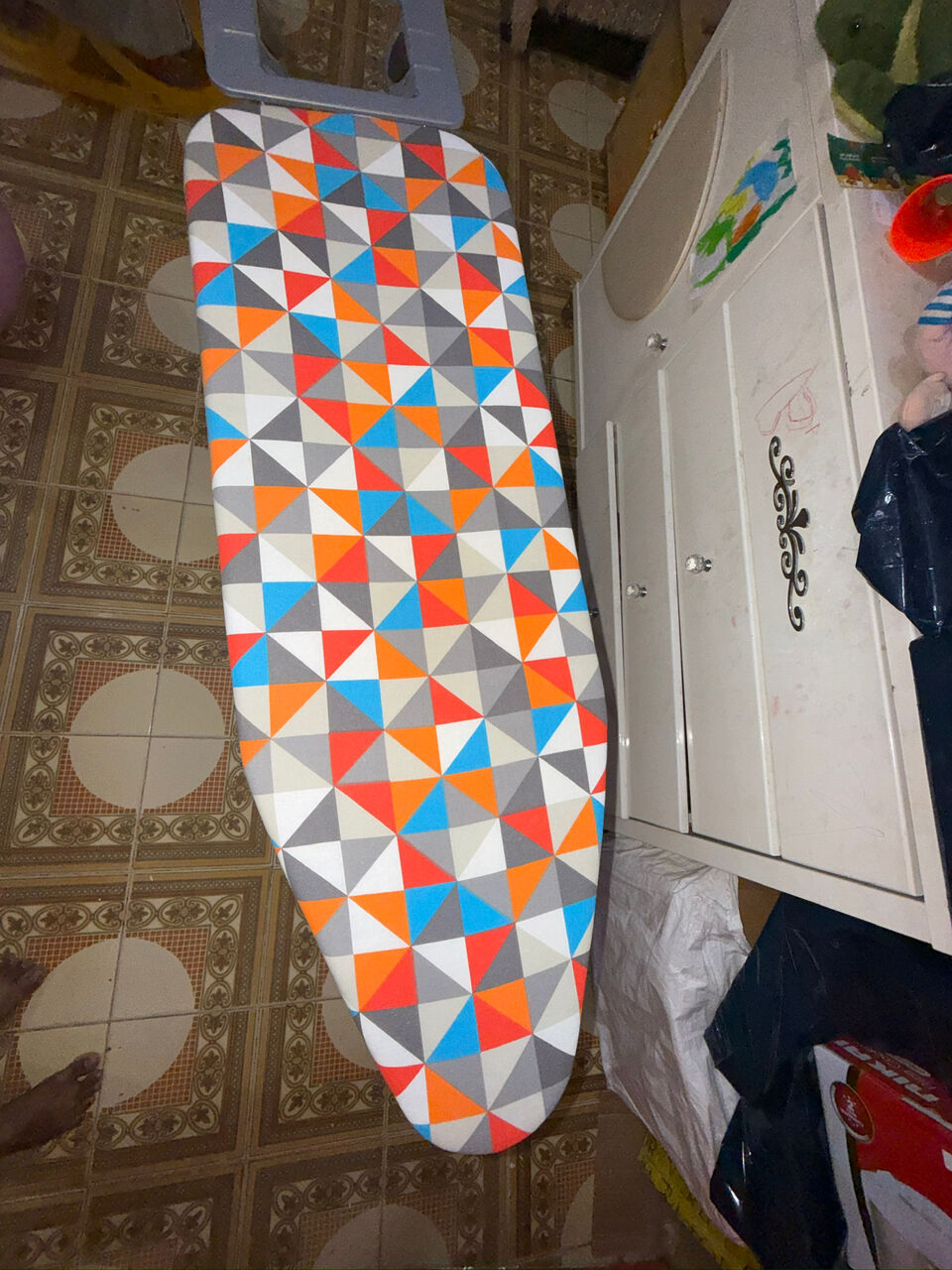 SAR 40 – Brand New Iron Stand for Sale