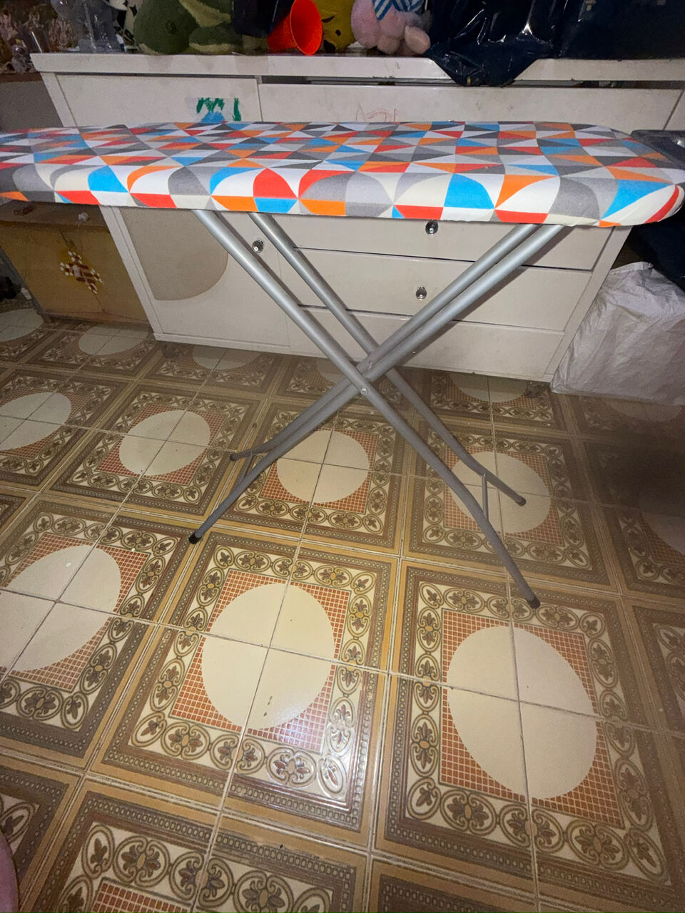 SAR 40 – Brand New Iron Stand for Sale