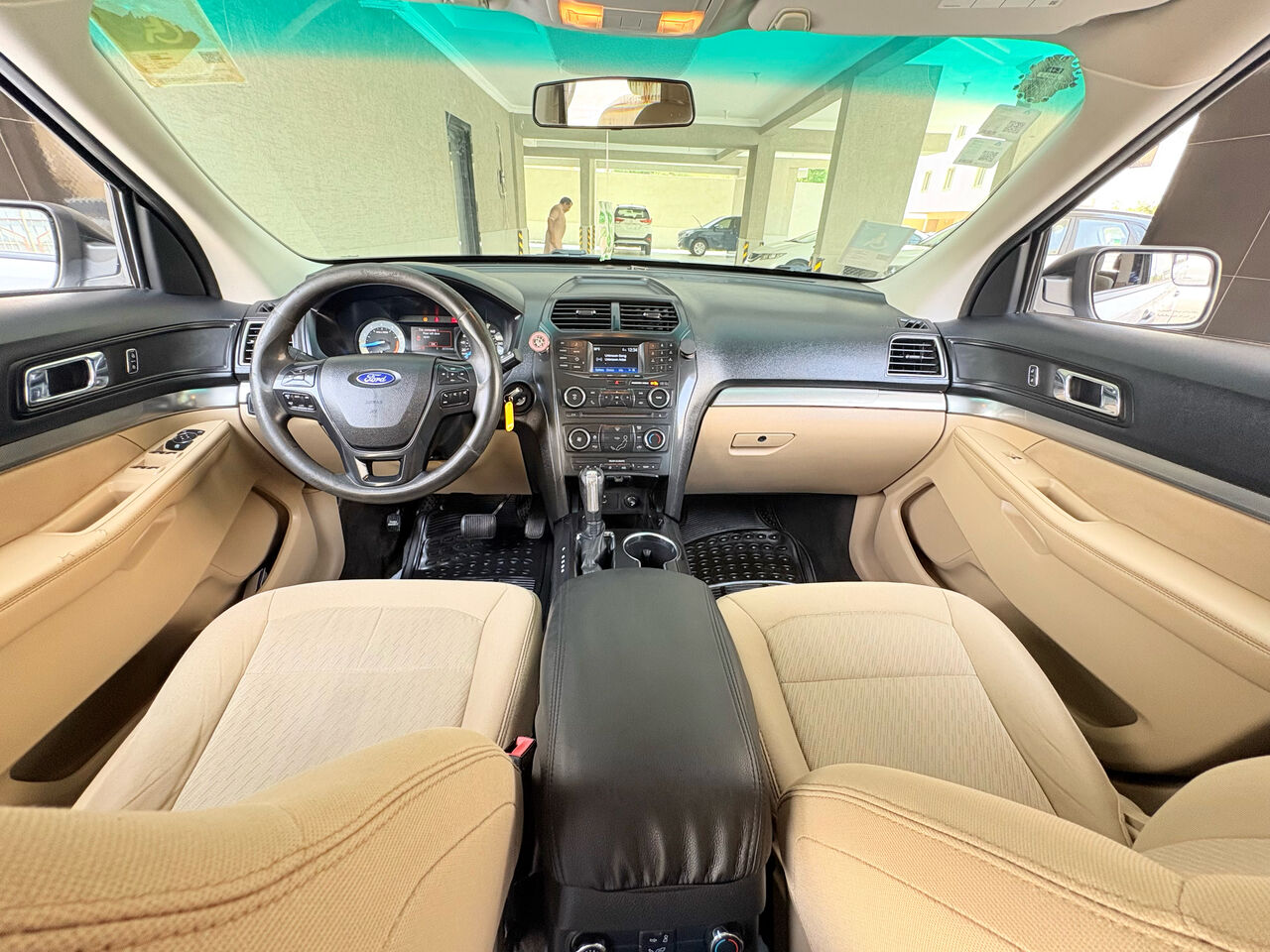 SAR 45,000 – Ford Explorer, 2016, Automatic, 270,000 KM