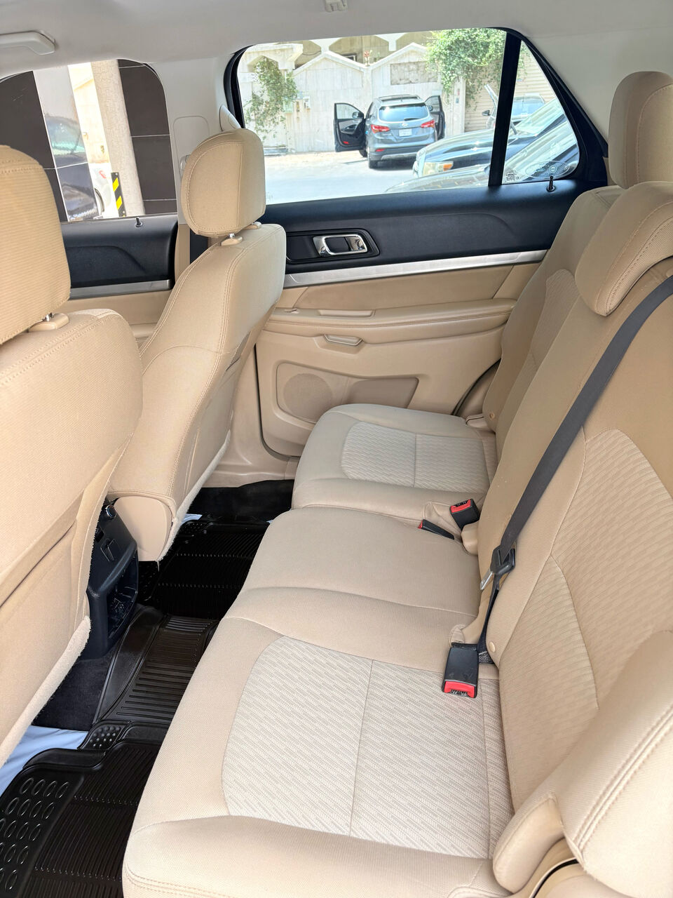 SAR 45,000 – Ford Explorer, 2016, Automatic, 270,000 KM