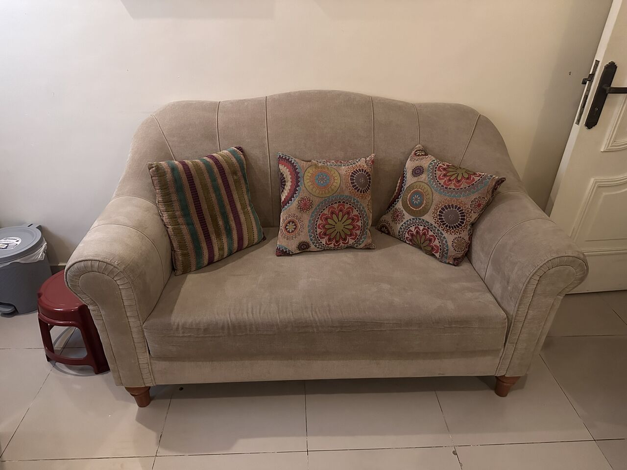 SAR 1,200 – 7-Seater Sofa Set (3+2+1+1), Beige Fabric, Good Condition