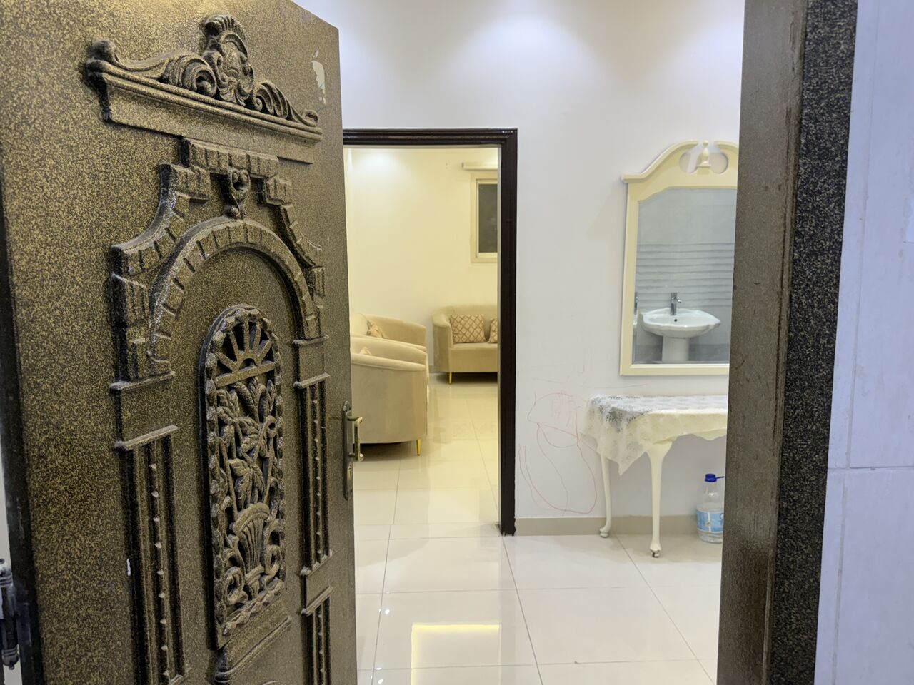 SAR 42,000/Year – 2BR Apartment with 2 Halls, 2 Washrooms & 1 Kitchen for Rent