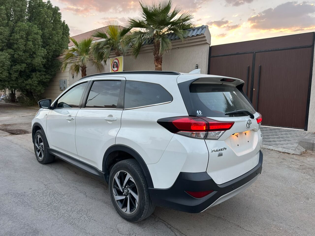 SAR 59,000 – Toyota Rush, 2023, Automatic, 113,000 KM | Original Paint | Family Used 7-Seater