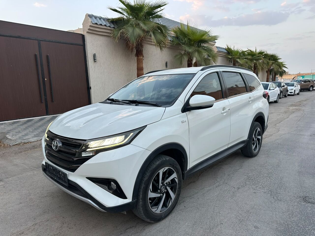 SAR 59,000 – Toyota Rush, 2023, Automatic, 113,000 KM | Original Paint | Family Used 7-Seater
