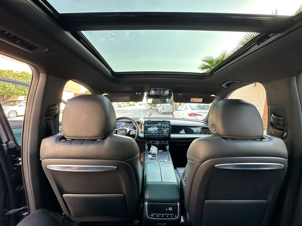 SAR 75,000 – GAC GS8 4WD, 2023, Automatic, 74,000 KM | Full Options with Sunroof | Accident Free | Family Exit Sale