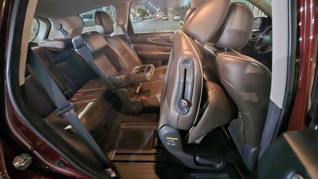 SAR 69,000 – Infiniti QX60, 2019, Automatic, 200,000 KM | Super Clean | 7 Passengers
