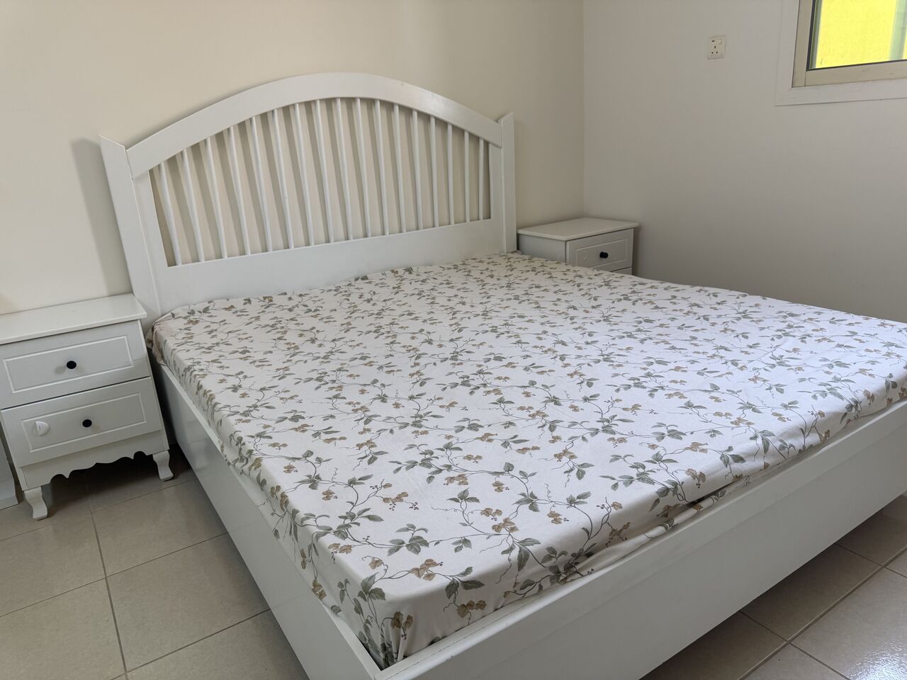 SAR 2,750 – King Bed, 6-Door Almirah, Dishwasher, Vacuum Cleaner & More