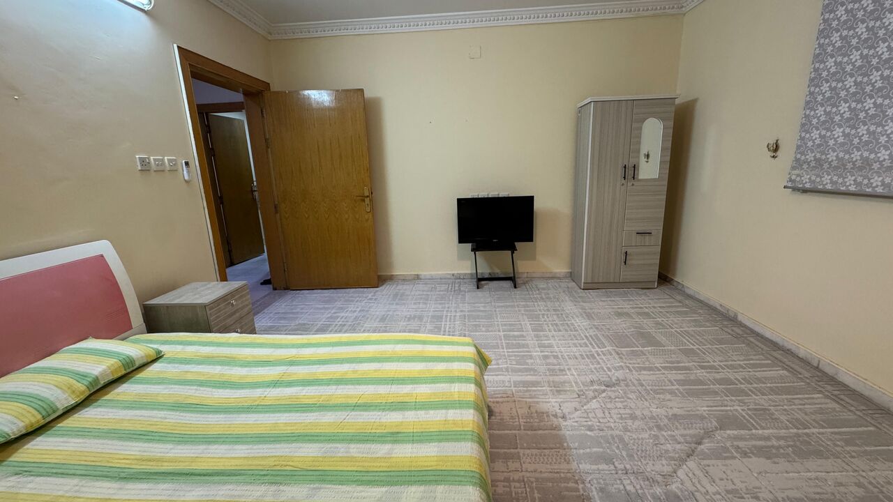 SAR 1,416/Month – Fully Furnished Room for Single Executive Bachelor
