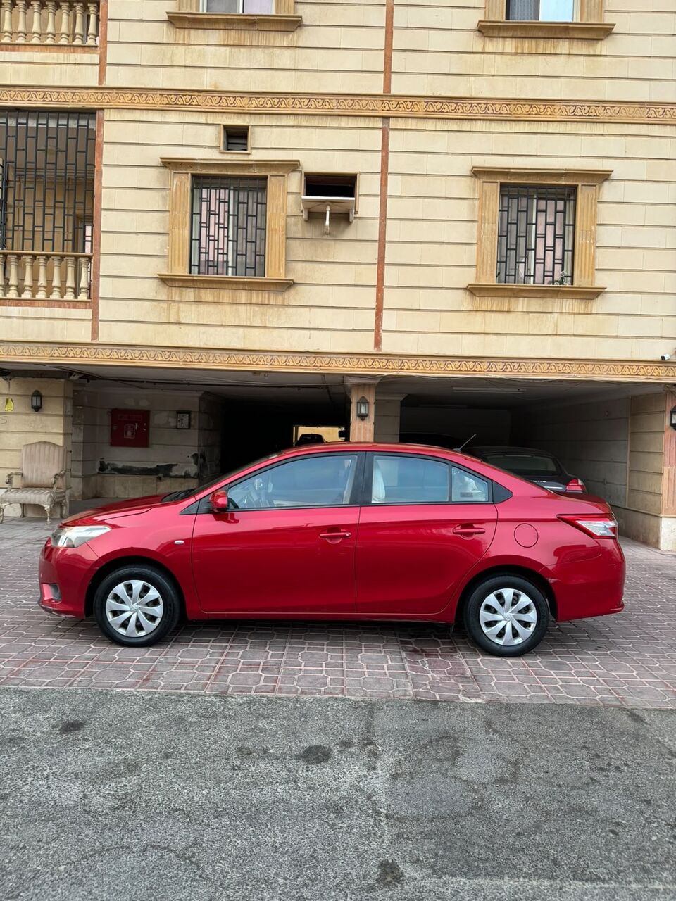AR 26,000 – Toyota Yaris, 2014, Automatic, 220 KM