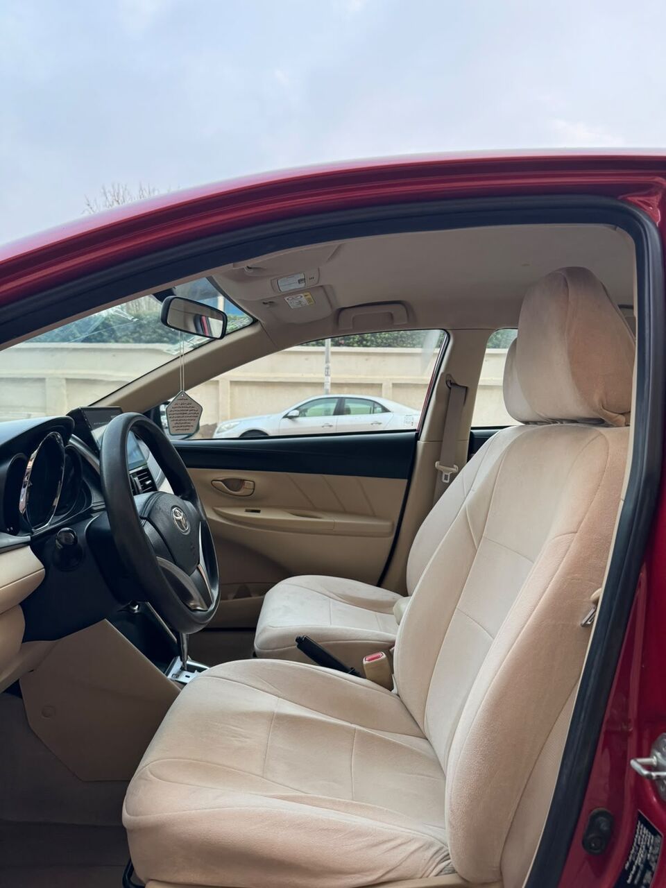 AR 26,000 – Toyota Yaris, 2014, Automatic, 220 KM