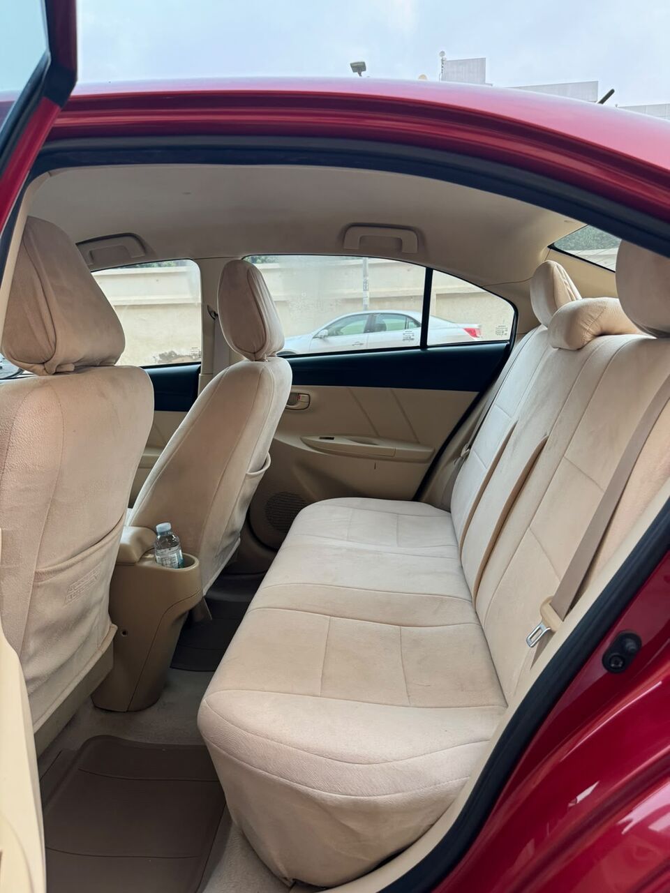 AR 26,000 – Toyota Yaris, 2014, Automatic, 220 KM